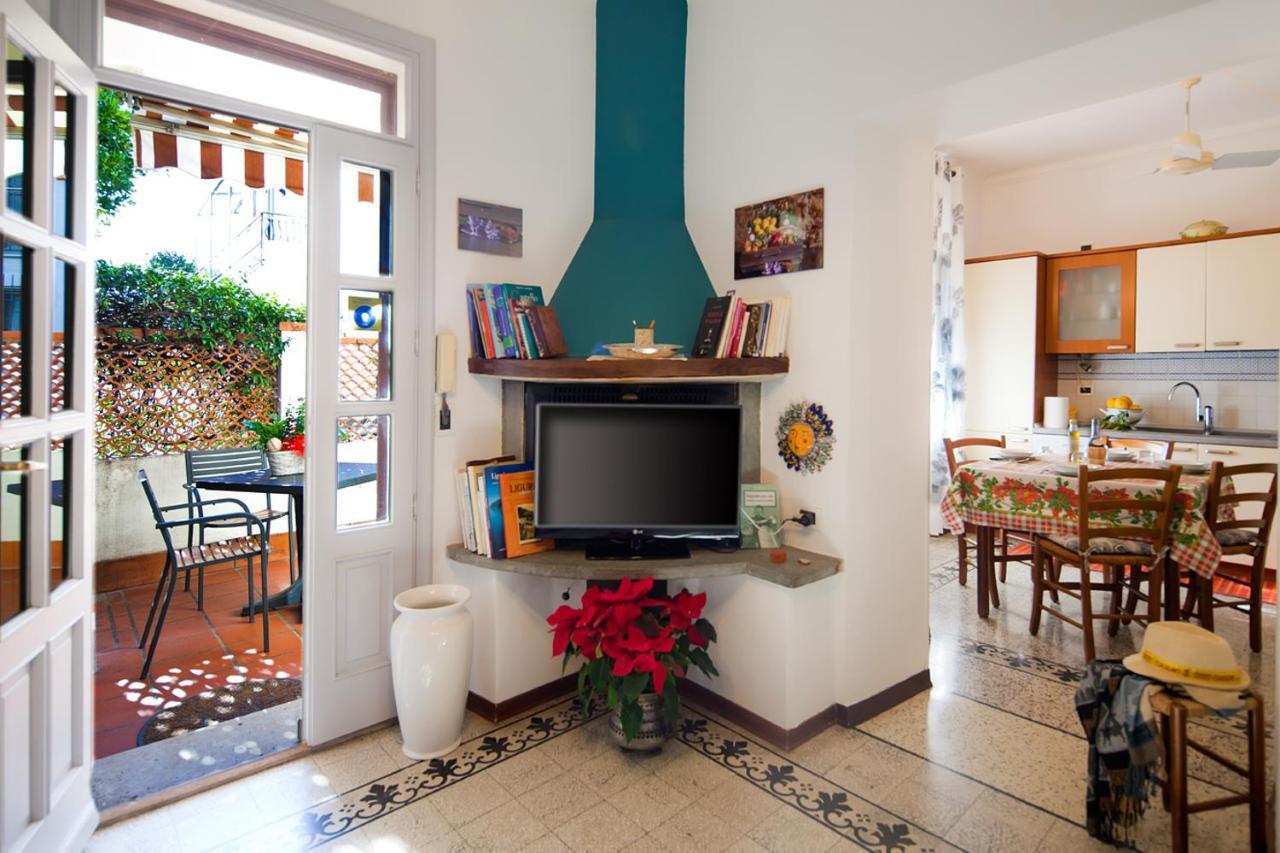 Casa Zafferano Pension Albenga Buitenkant foto